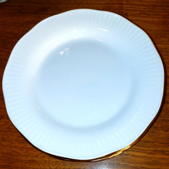 6 Elizabethan Staffordshire Dessert Plates.